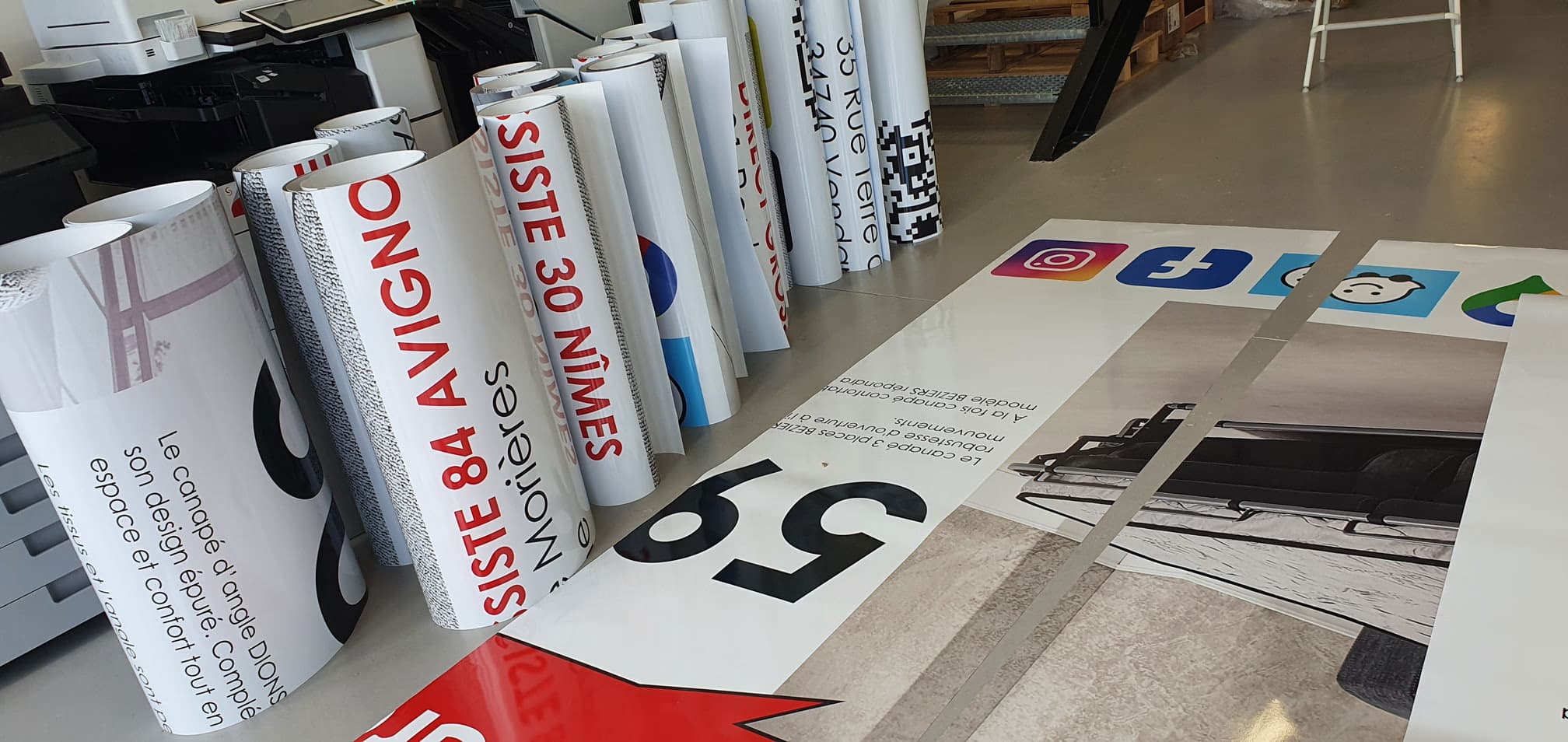 Décoration de vitrine et vitrophanie magasin