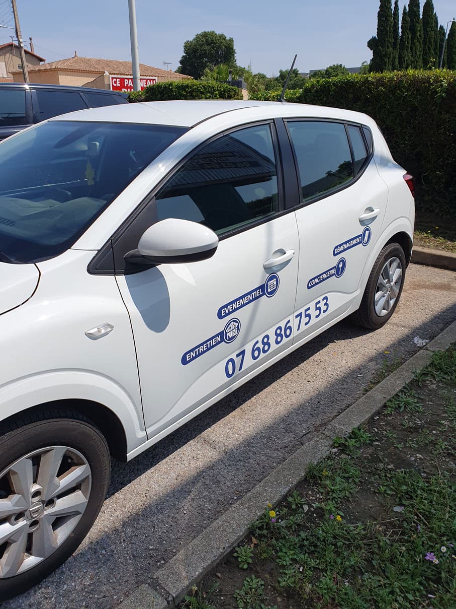 Signalétique intérieure directionnelle pour bureaux